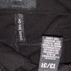 Celebrity Pink Mid-Rise Skinny Stretch Jeans